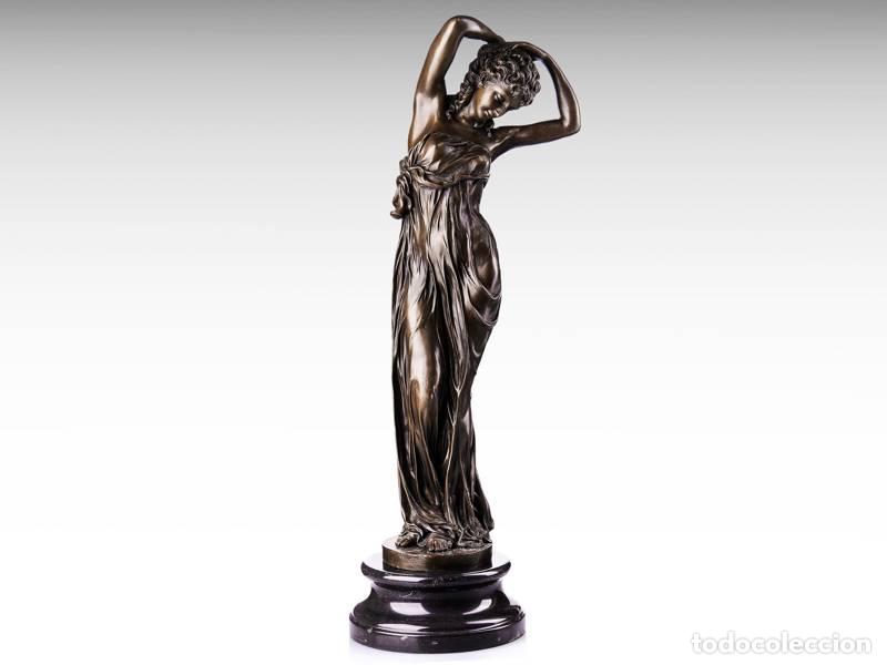 Kunst: Escultura de bronce - Mujer con vestido / Ninfa (1303)