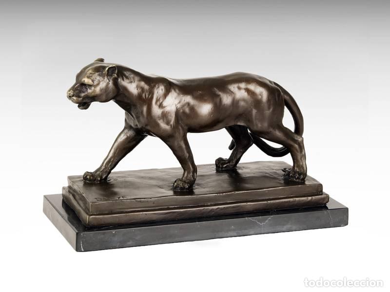 Arte: Escultura de bronce - Leona (2071)