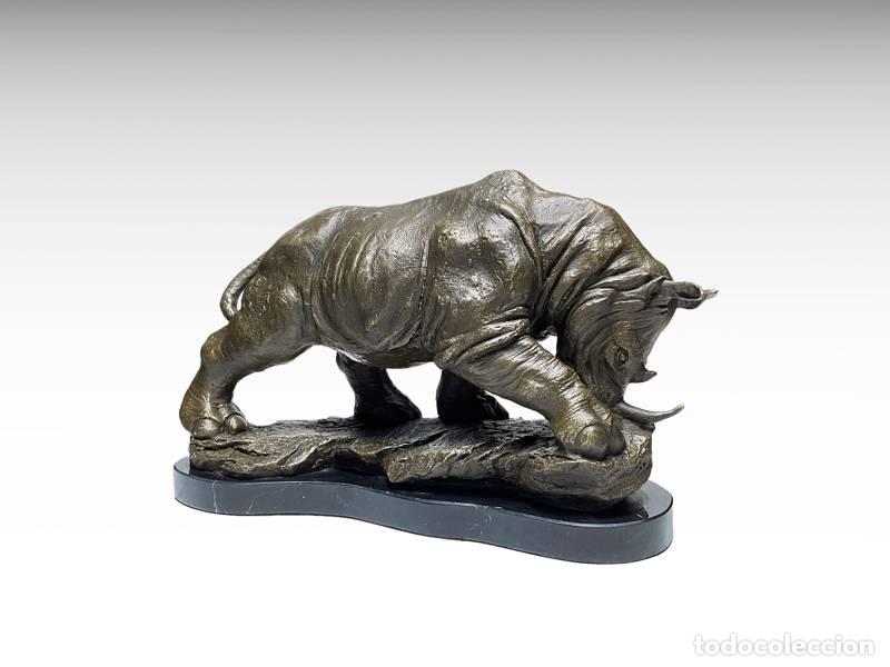 Arte: Escultura de bronce - Rinoceronte (1282)