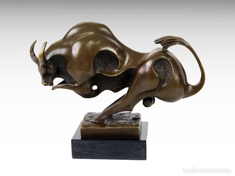 Arte: Escultura de bronce - Toro - Art D&eacute;co (1264)
