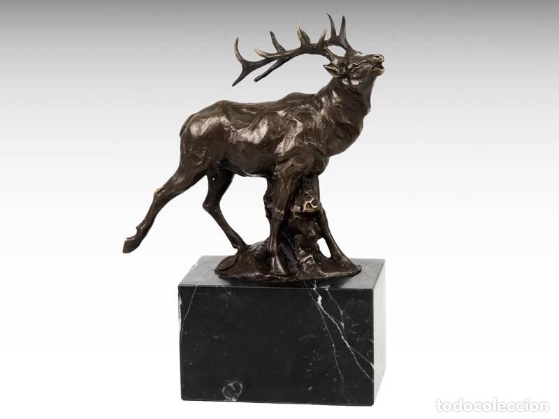 Kunst: Escultura de bronce - Ciervo (1121)