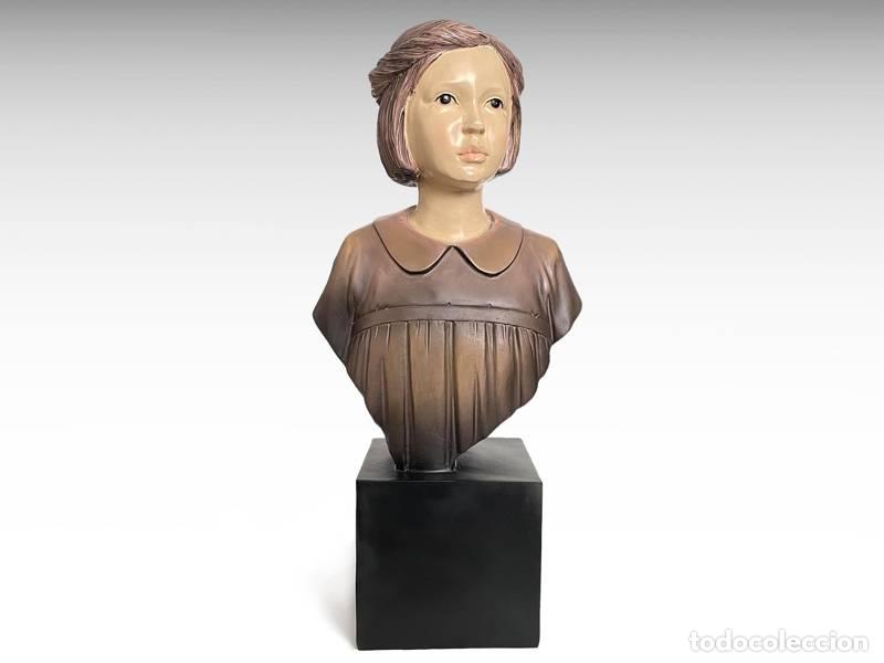 Arte: Escultura de un busto de ni&ntilde;a; estilo vintage; en resina - 43 cm (1502)