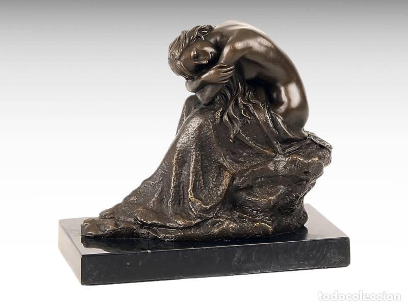 Art: Escultura de bronce - Mujer so&ntilde;adora (2060)