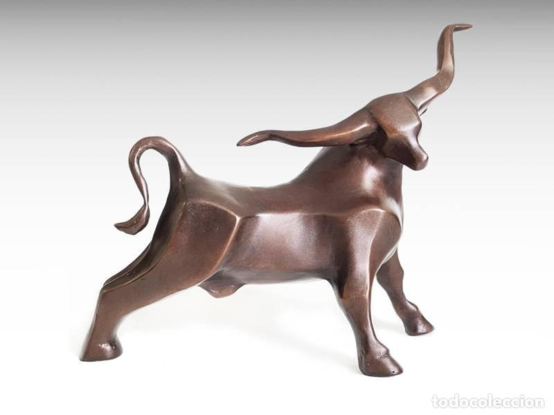 Arte: Escultura de bronce - Toro - Cubista (1133)