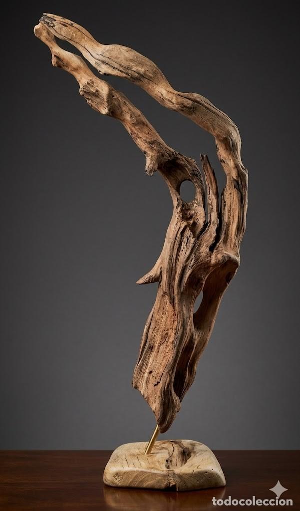 Kunst: Escultura en madera llamada &rdquo;Alma del viento&rdquo;