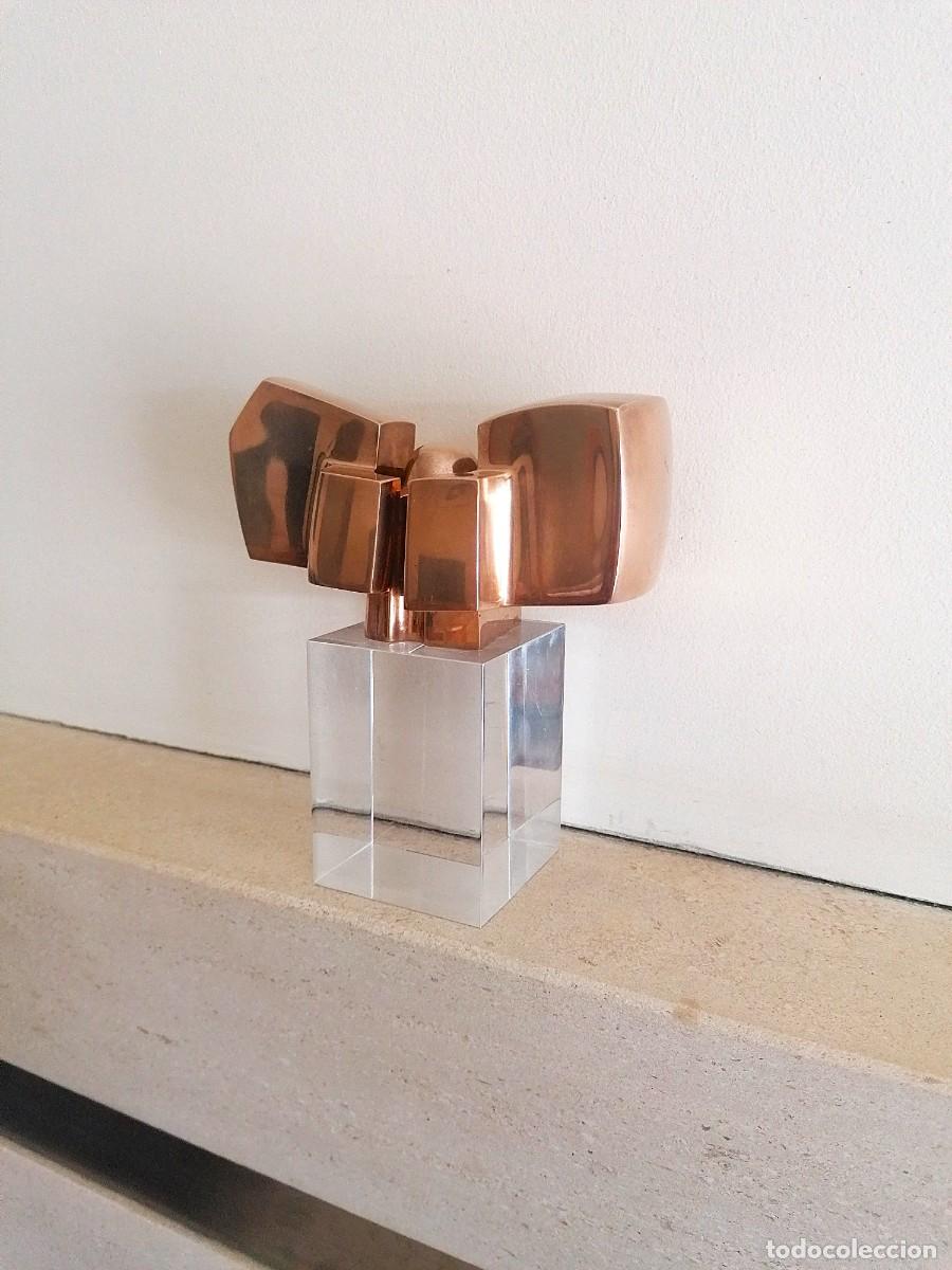Arte: &rdquo;Troya&rdquo; escultura abstracto modernista en bronce de Jos&eacute; Luis S&aacute;nchez