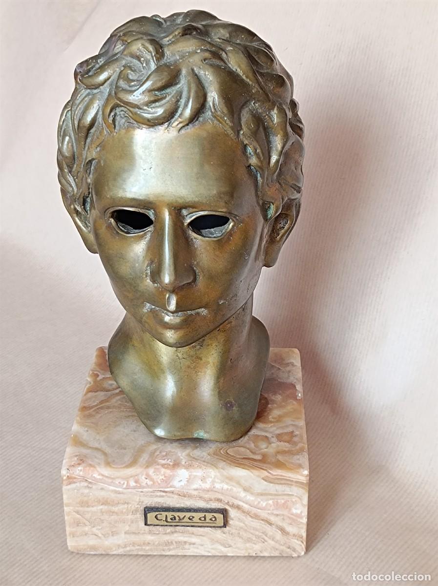 Kunst: ESCULTURA DE BUSTO DE BRONCE CON PEANA FIRMADA C. LAVEDA