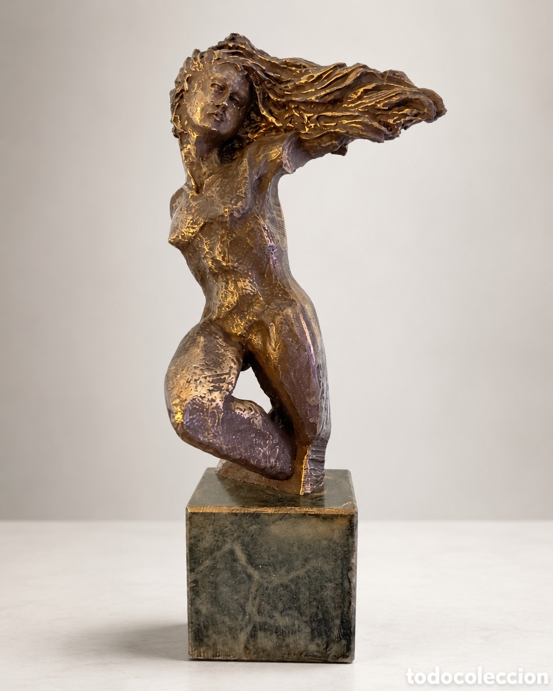 Arte: Escultura estilo Art Dec&oacute; Resina y Marmol