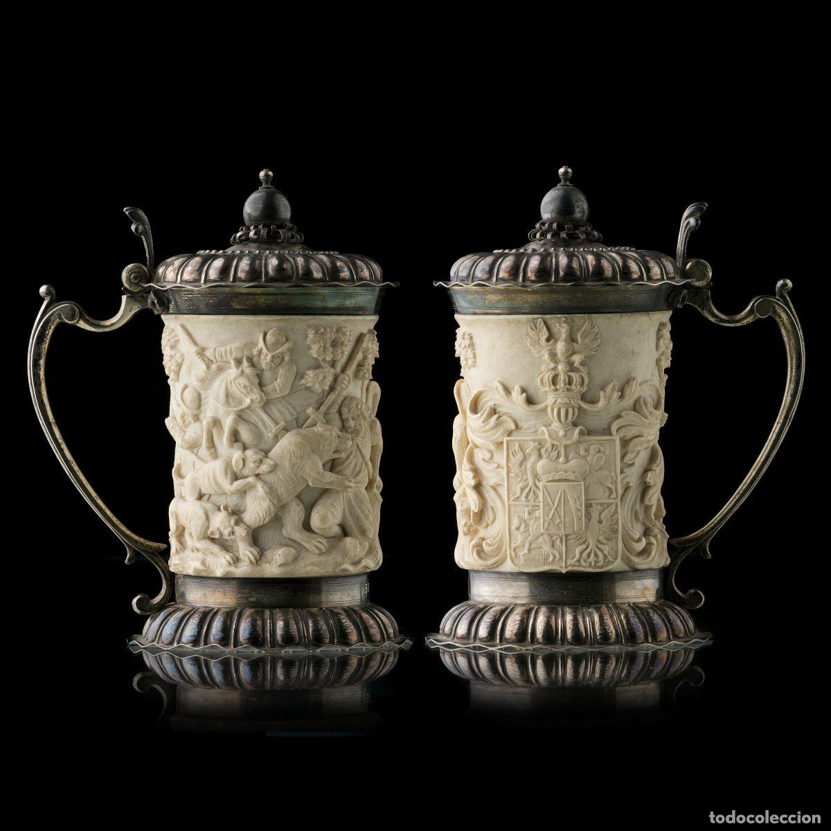 Art: Marfil - Jarra con tapa estampada (tankard) - Con el escudo real austroh&uacute;ngaro - Siglo XIX