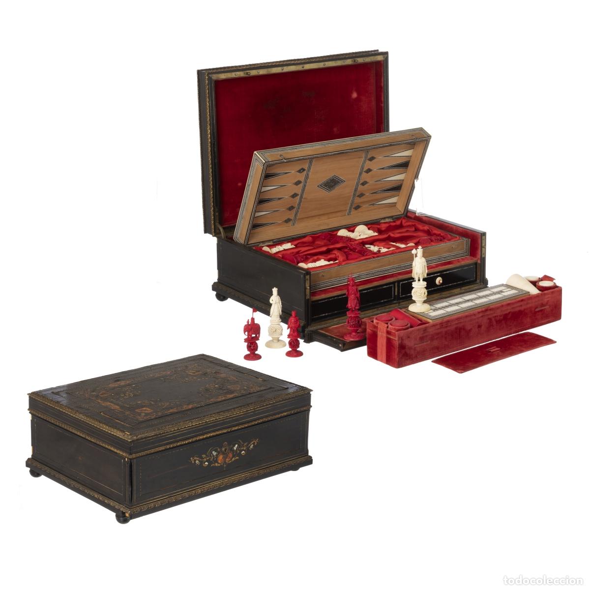 Arte: Marfil - Tablero de ajedrez y backgammon con forma de caja.