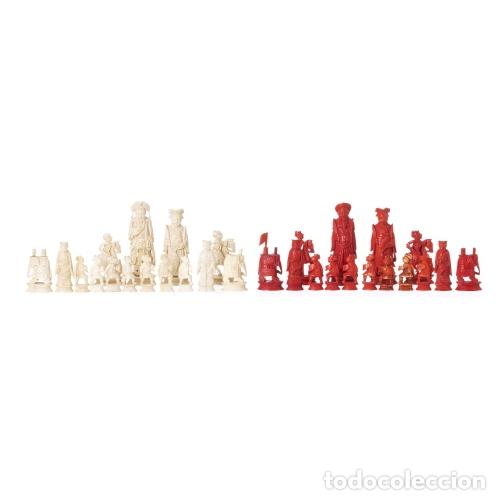 Arte: Marfil - Piezas de ajedrez con figuras orientales - Siglo XIX