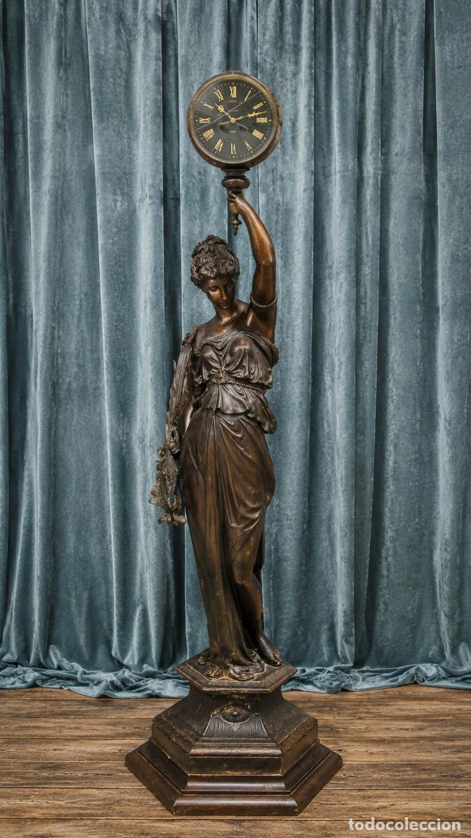 Kunst: Escultura diosa o musa griega con reloj W. Brocking. Siglo XIX. 160 cm de altura