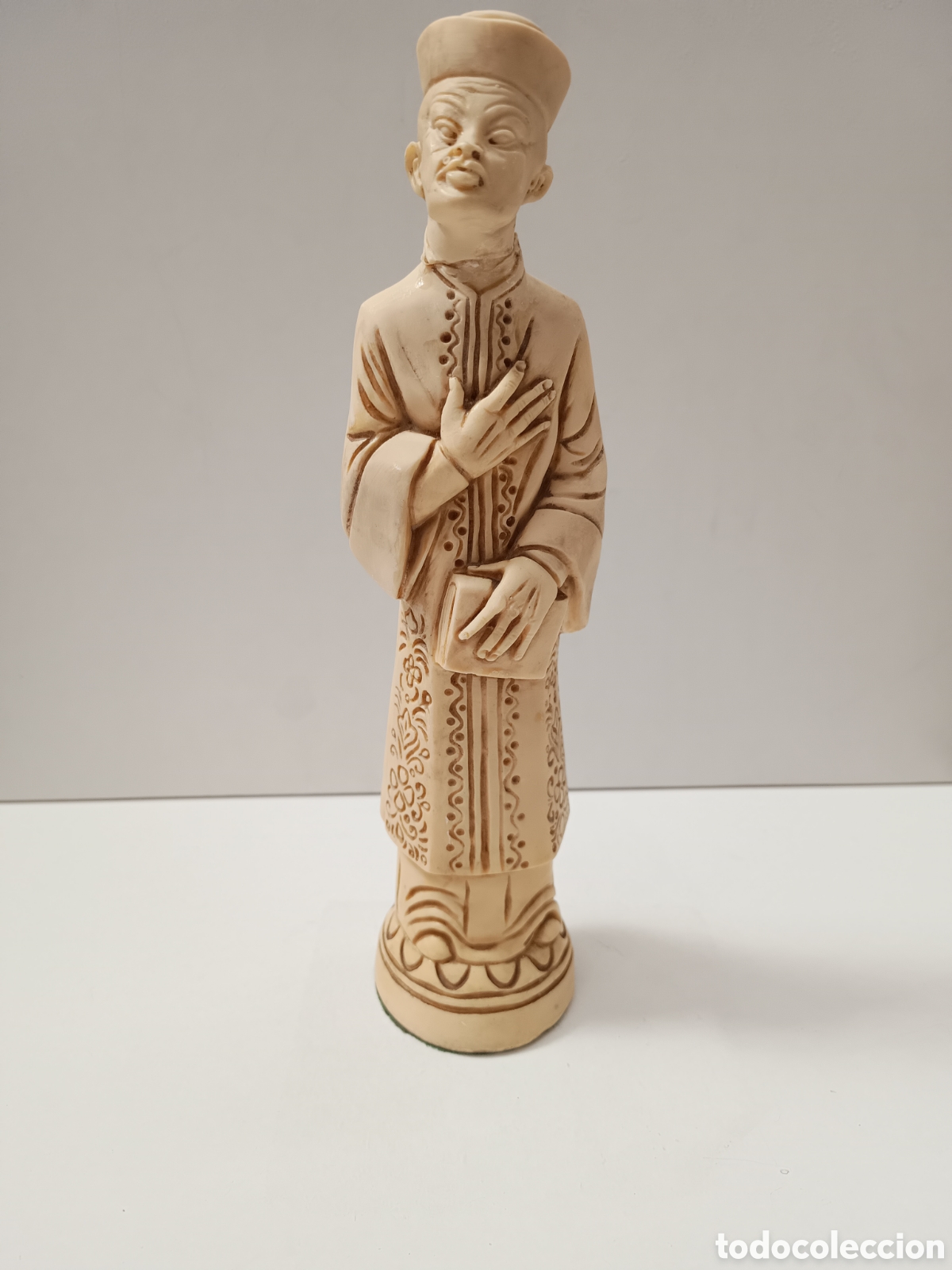 Arte: FIGURA ORIENTAL EN RESINA - 27cm