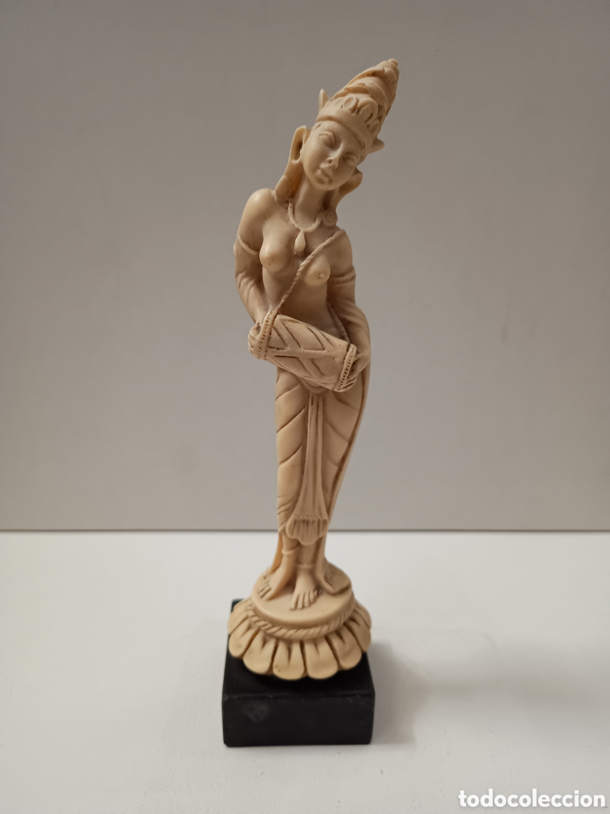 Arte: FIGURA HIND&Uacute; EN RESINA - 23cm