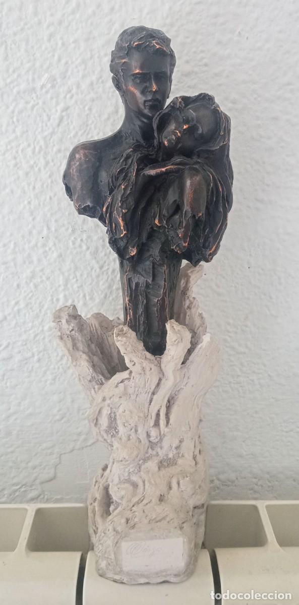 Arte: Escultura bronce resina hombre y mujer Marga By Paor