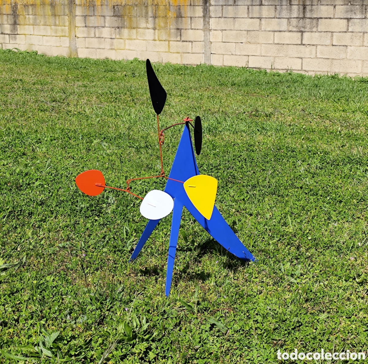 Arte: Escultura movil de metal