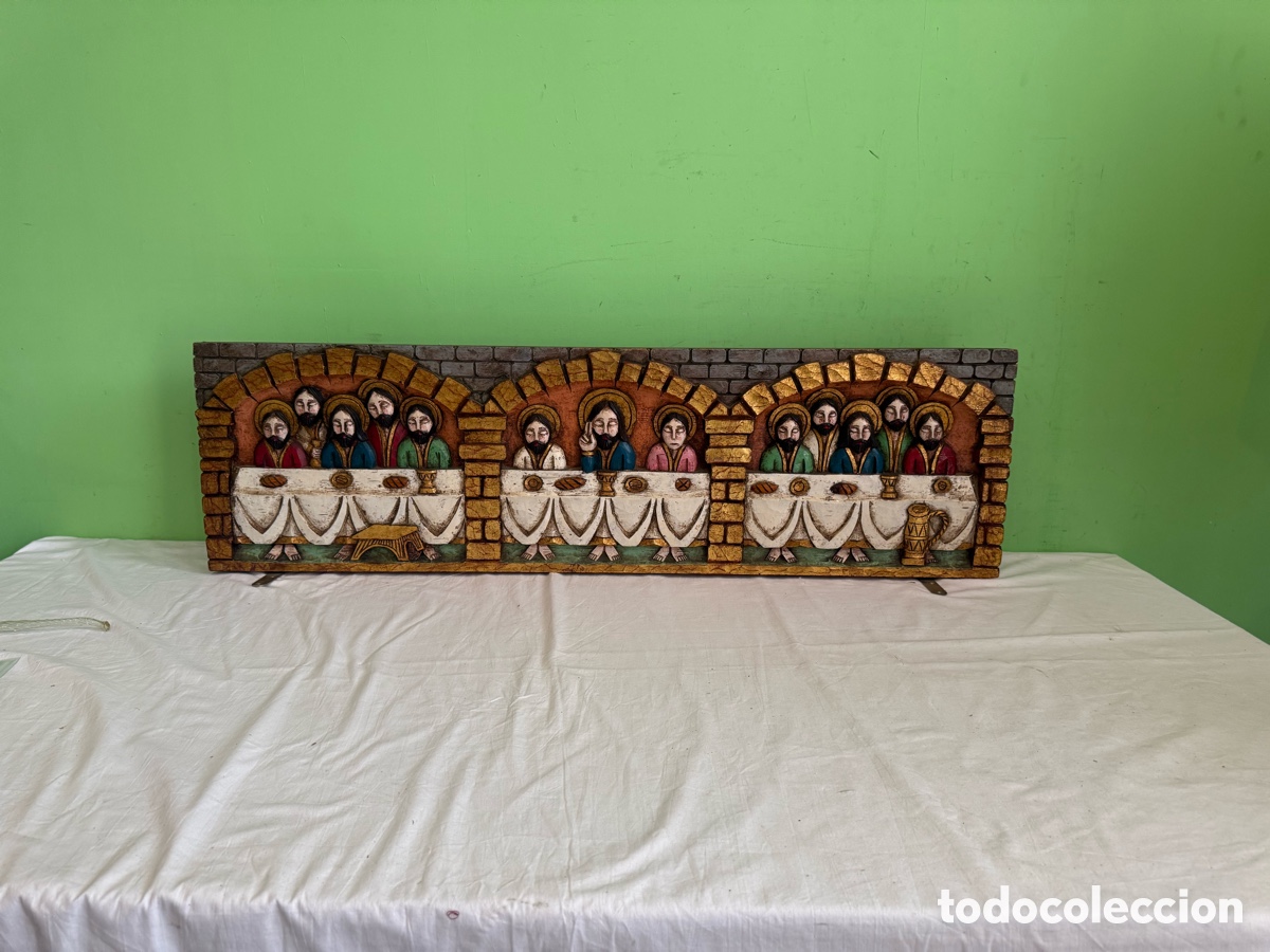 Arte: Importante escultura relieve Santa Cena en madera tallada y policromada gran formato 106 cm