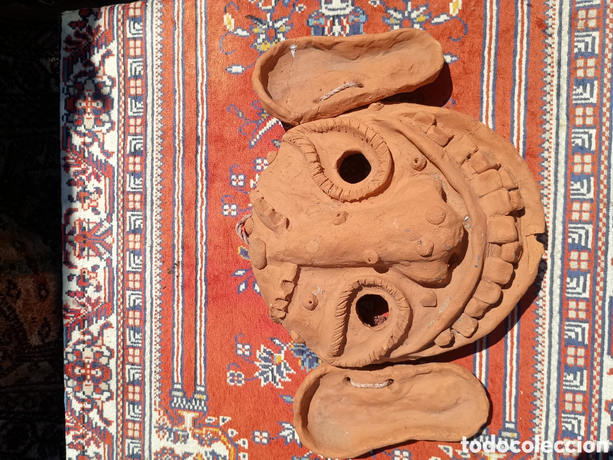 Arte: M&aacute;scara terracota estilo la roqueta
