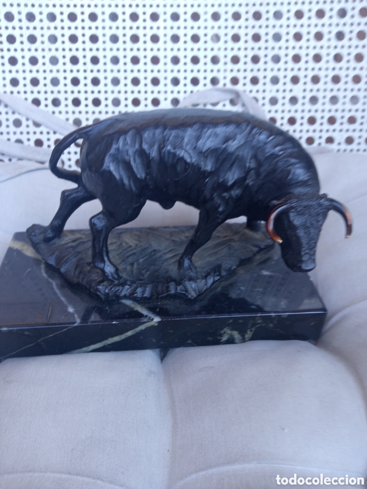 Art: Escultura Taurina de Lu&iacute;s Moreno, en bronce, mide o peana 16x2x11x7,8cm