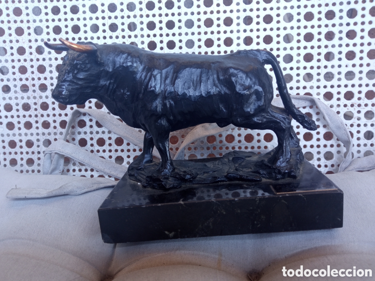 Art: Escultura Taurina de Lu&iacute;s Moreno en bronce, mide con la peana 15x11x8,1cm