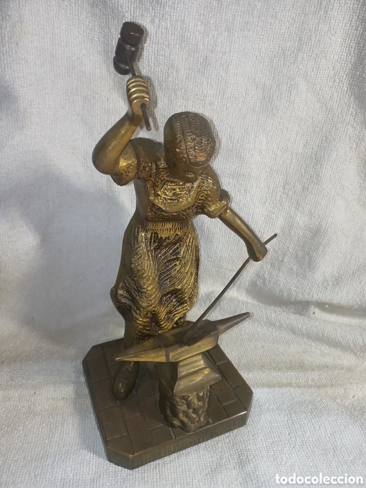 Arte: ESCULTURA DE HERRERO HERRADOR creo que EN BRONCE / TRABAJO SOBRE YUNQUE