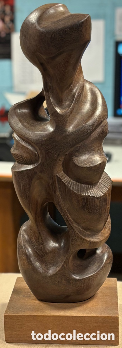 Art: PRECIOSA ESCULTURA DE MADERA TALLADA A MANO DE ESTILO MODERNO O BIOM&Oacute;RFICO. CON FIRMA