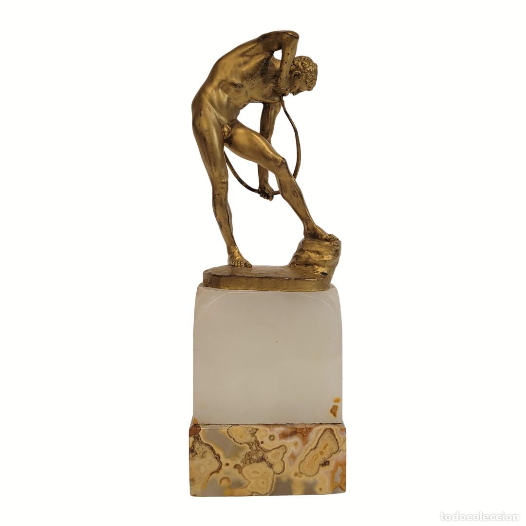 Arte: Escultura &ldquo;Arquero&rdquo;, Otto Lessing, bronce dorado y base de &oacute;nix, p. s. XX &ndash; Alemania
