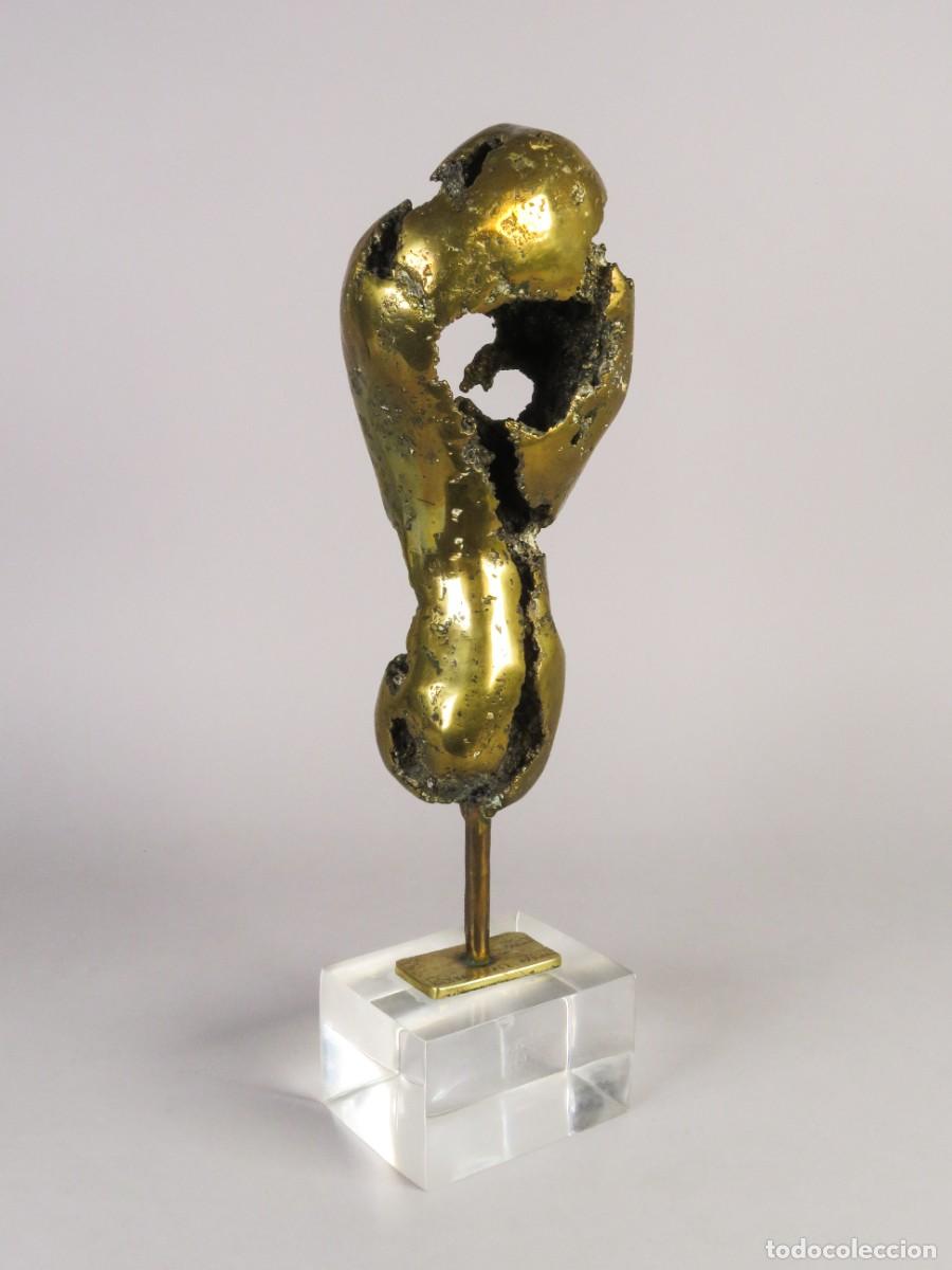 Arte: Escultura brutalista David Marshall en bronce dorado y base de metacrilato firmada a&ntilde;os 80