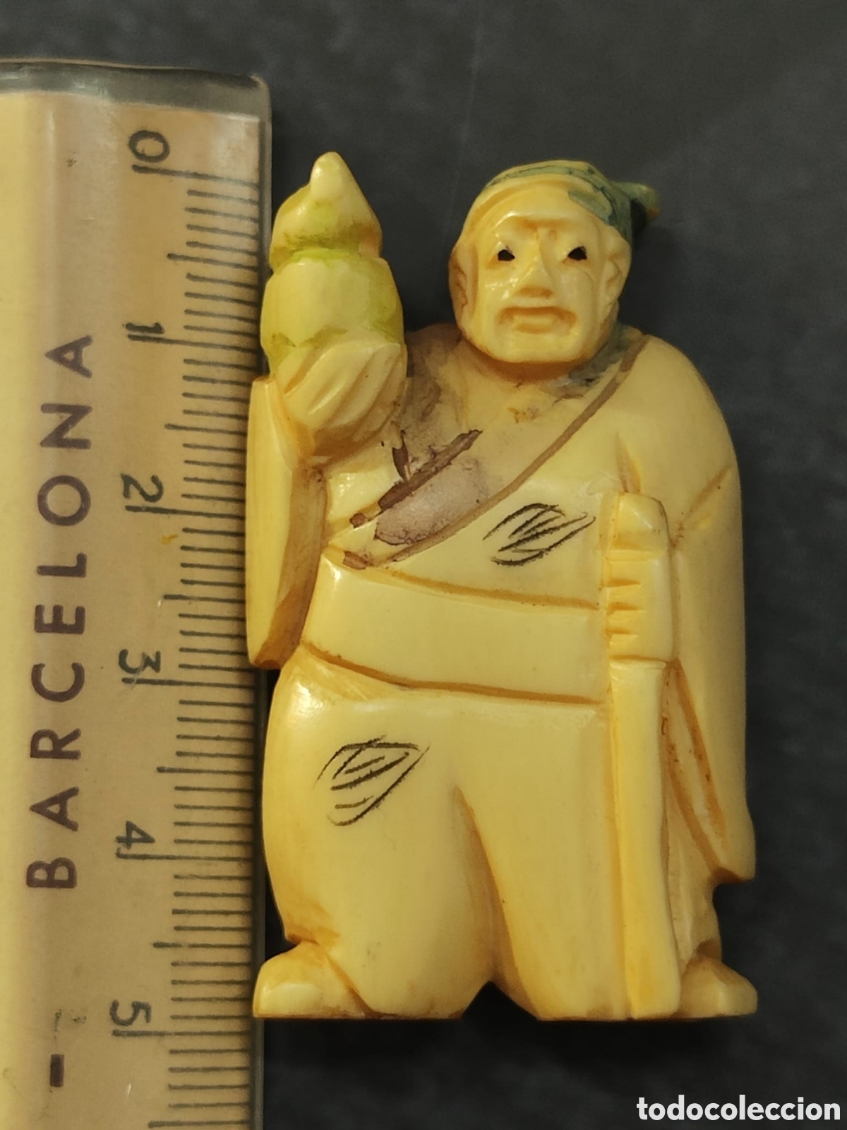 Arte: Antiguo Netsuke de marfil