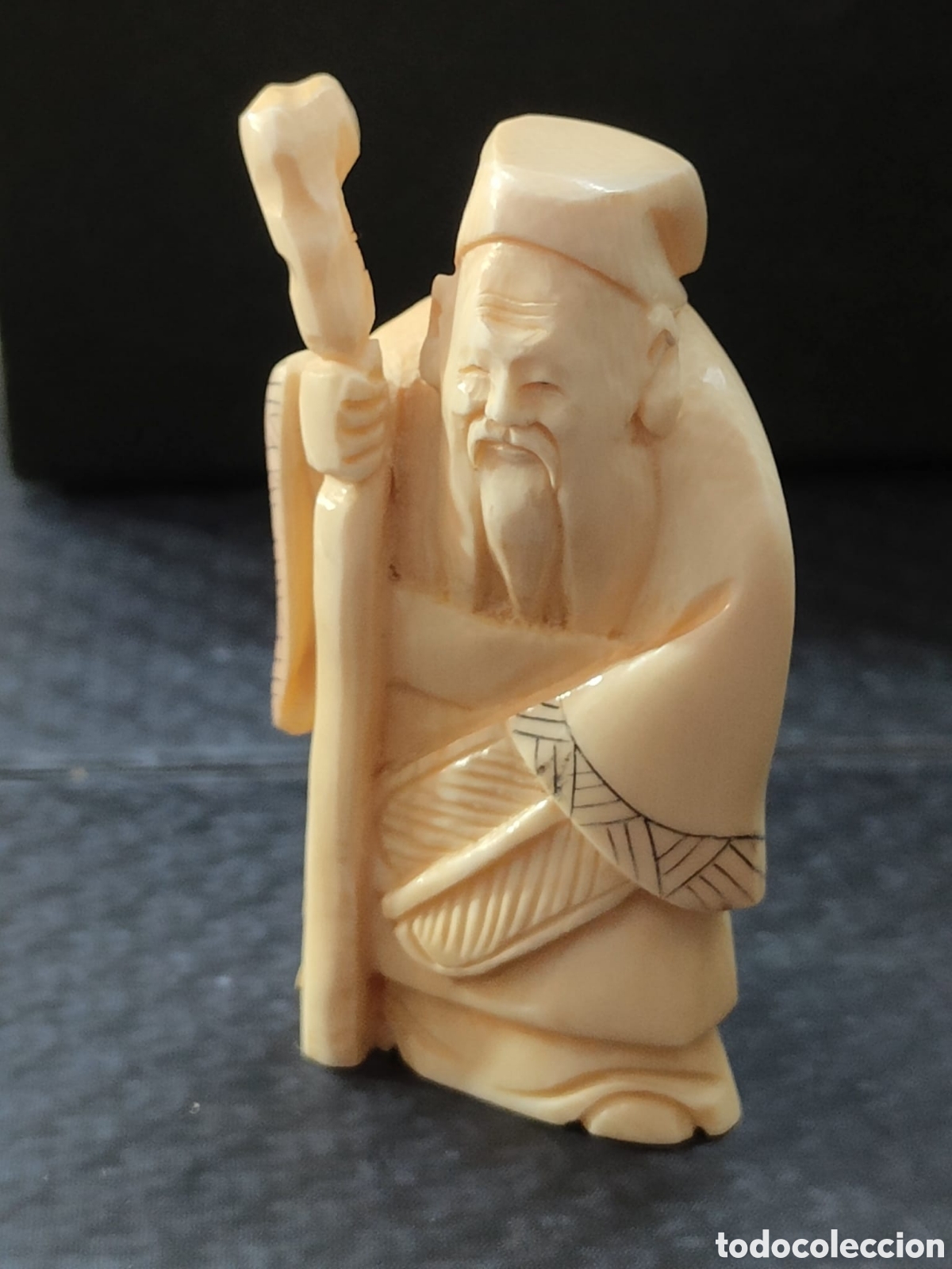 Arte: Antiguo Netsuke de marfil