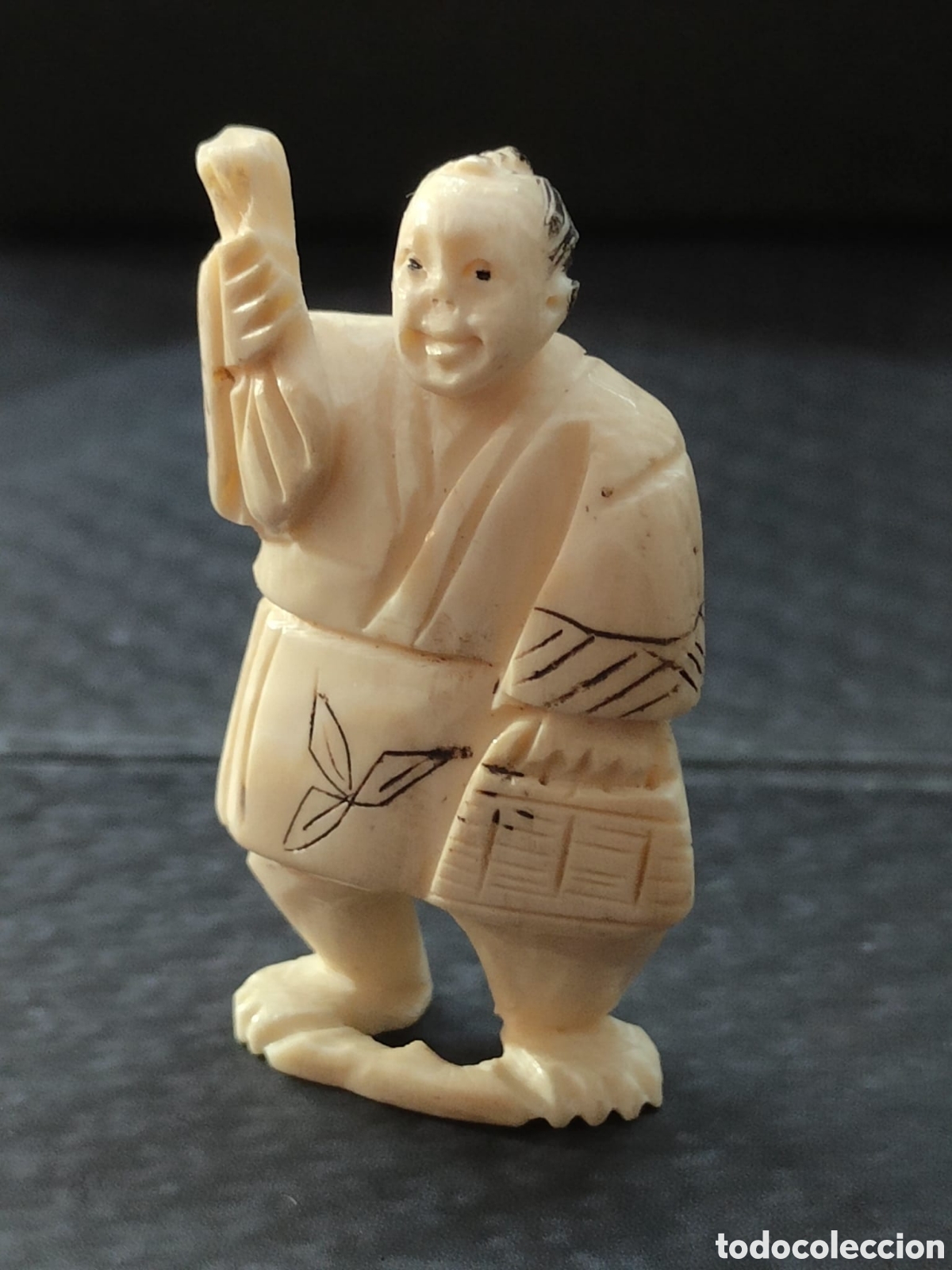 Arte: Antigua Netsuke de marfil