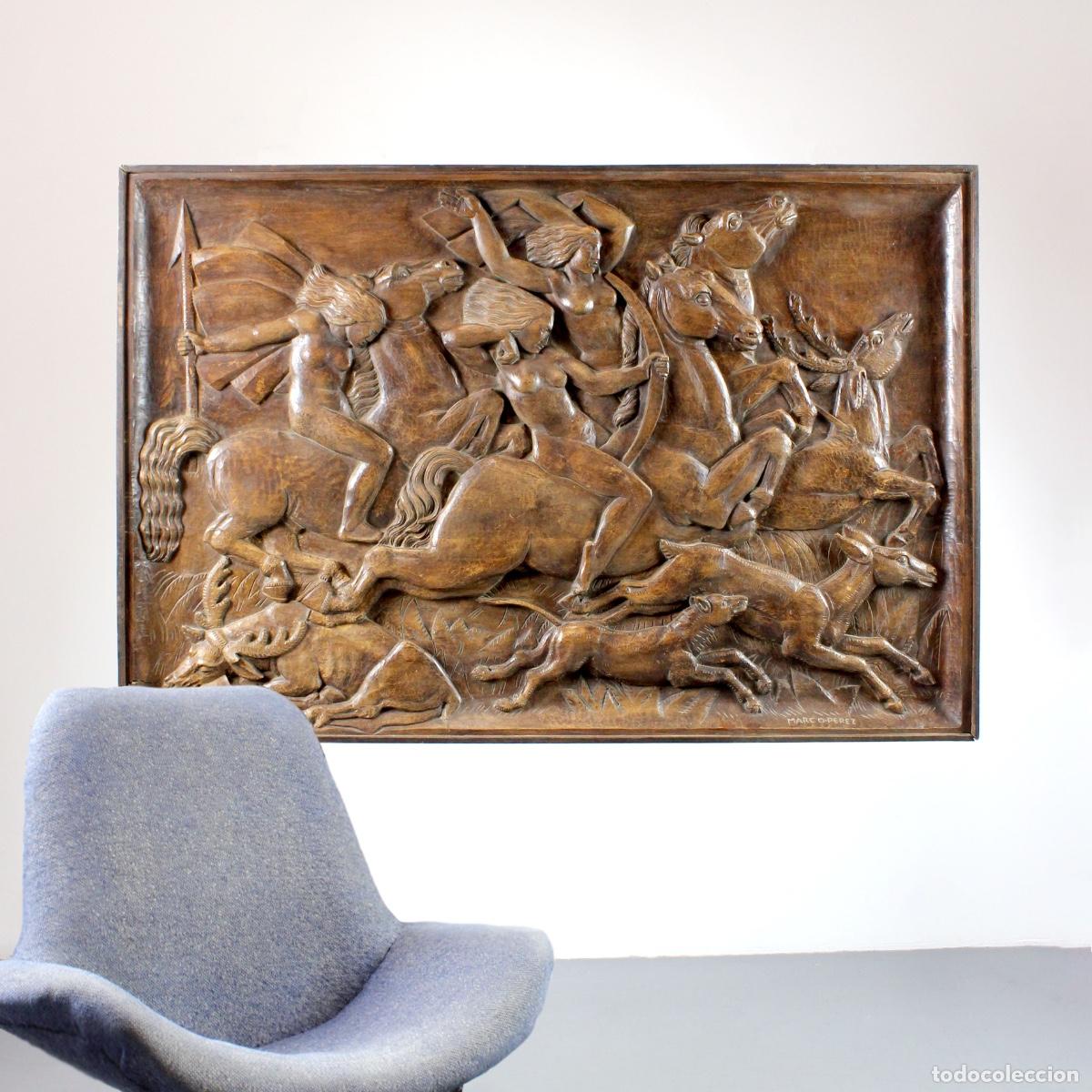 Arte: Bajorrelieve madera de roble Luis Marco Perez (1896-1983) Mujeres a caballo Amazonas