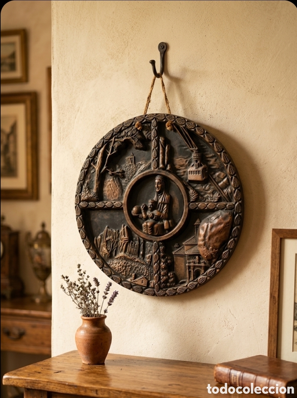 Arte: Artesanal relieve Vgn Montserrat Vintage 30cm