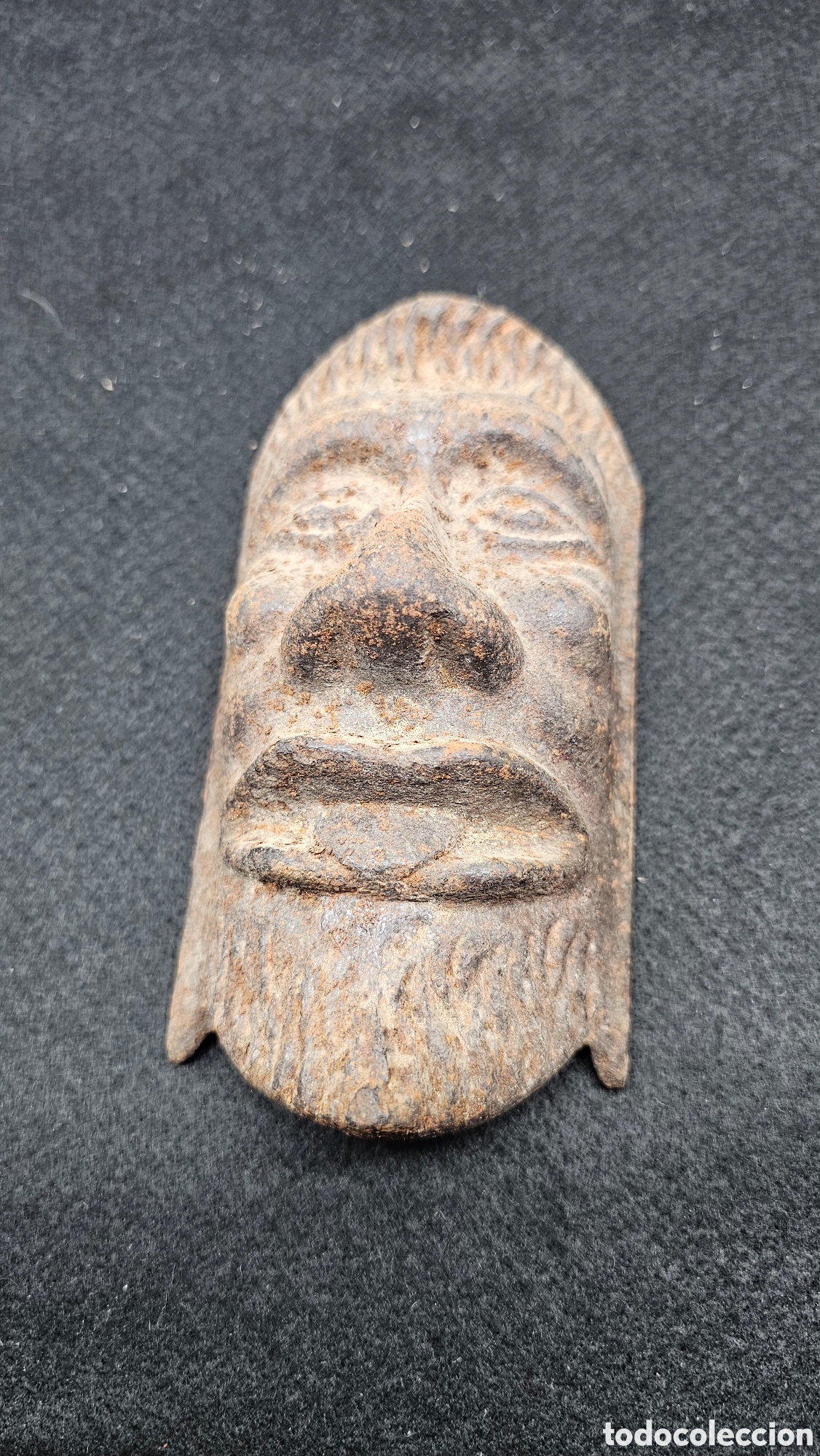 Arte: Antigua careta / mascara de hierro fundido