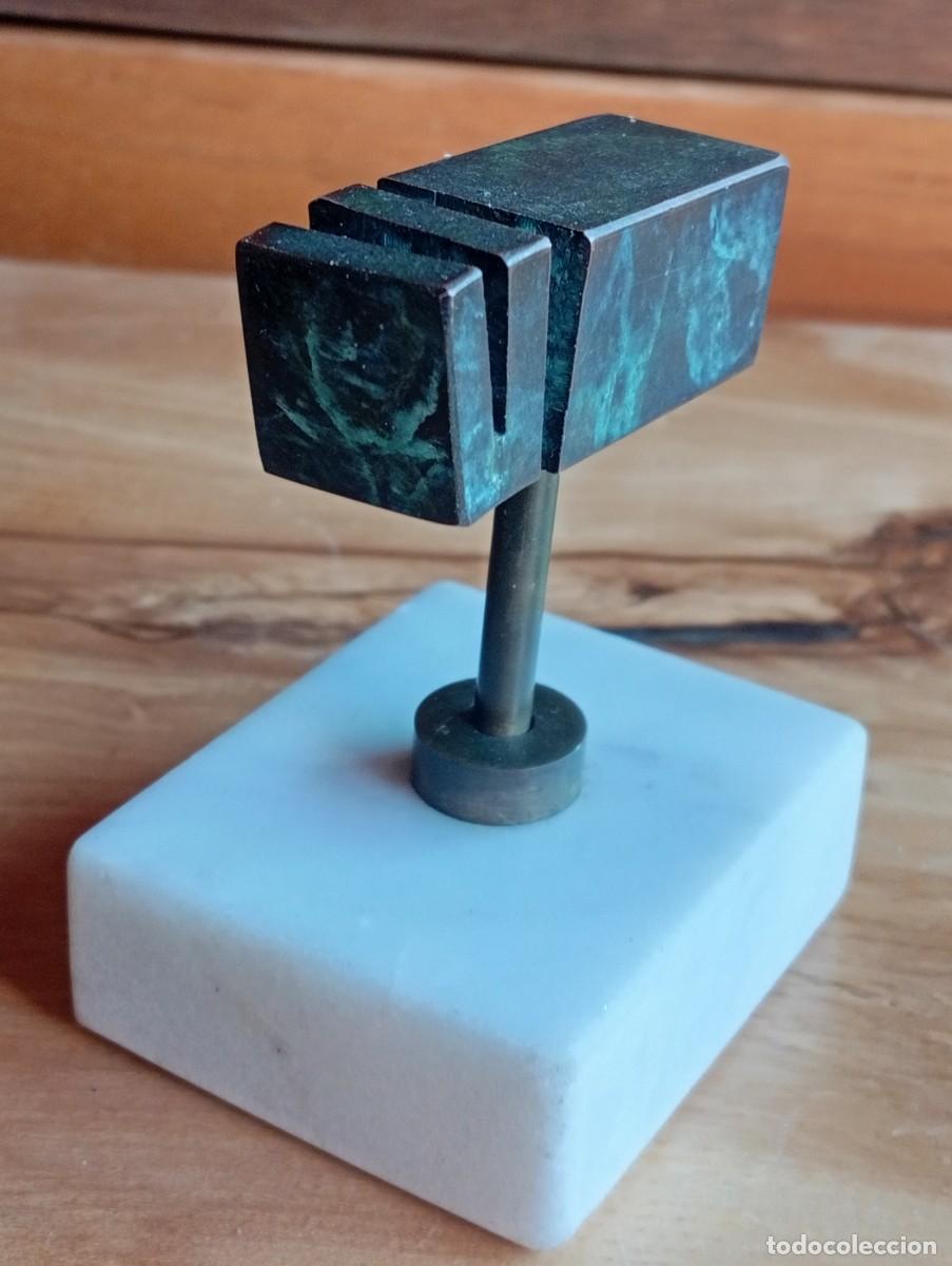 Arte: Peque&ntilde;a escultura Juli&aacute;n M&eacute;ndez Sadia bronce base de marmol firmada constructivismo a&ntilde;os 80-90