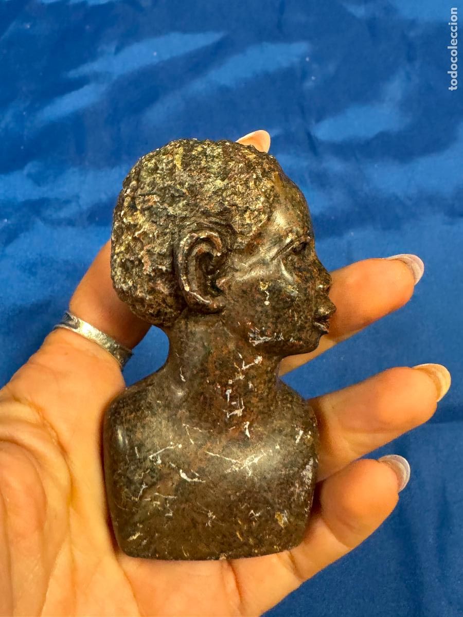 Arte: INTERESANTE BUSTO ESCULT&Oacute;RICO DE NEFERTITI DE CORTE MODERNO - REALIZADO EN RESINA CON P&Aacute;TINA OSCURA