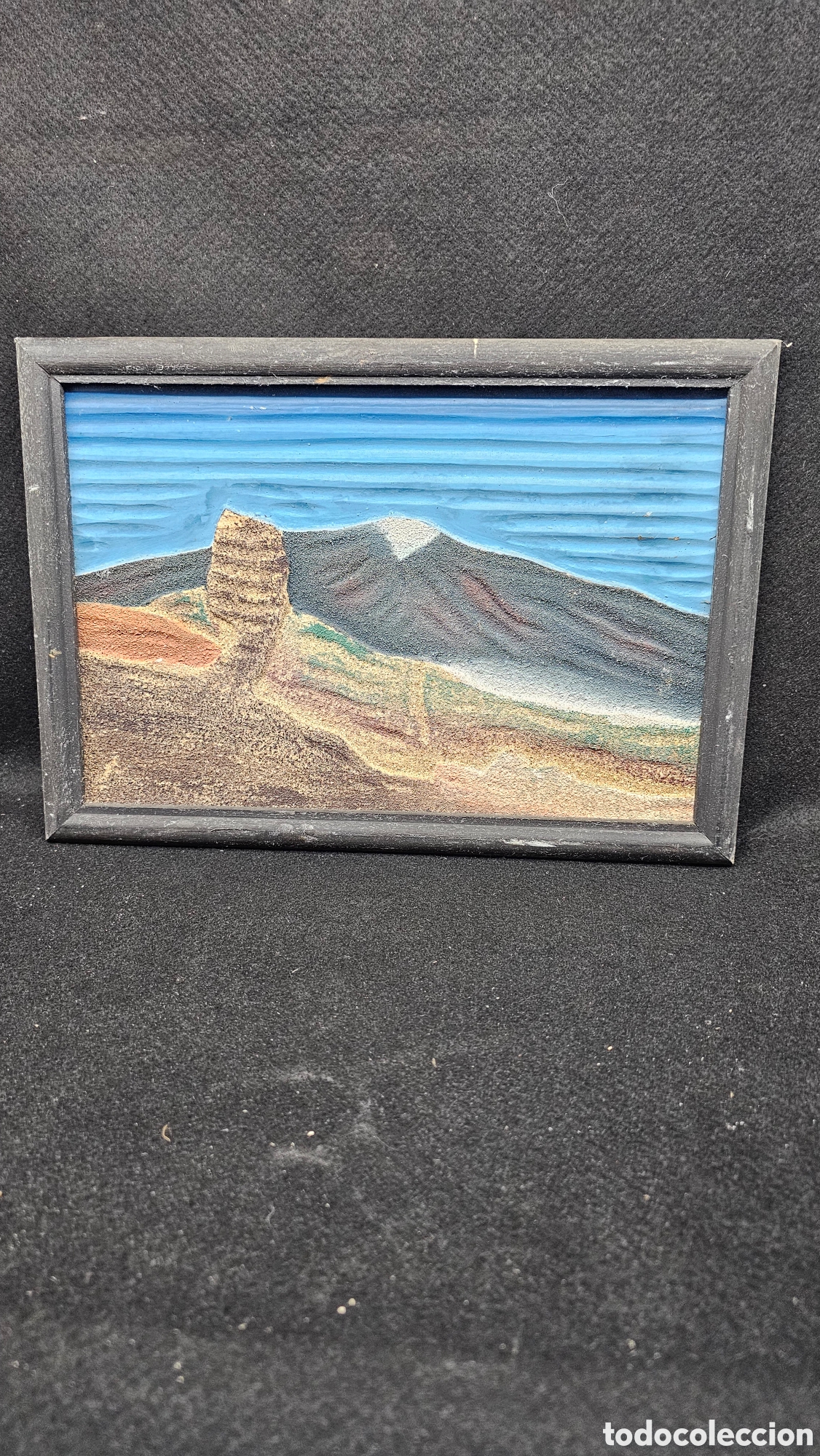 Arte: Teide tallado en madera y pintado con Arena de diferentes tonalidades