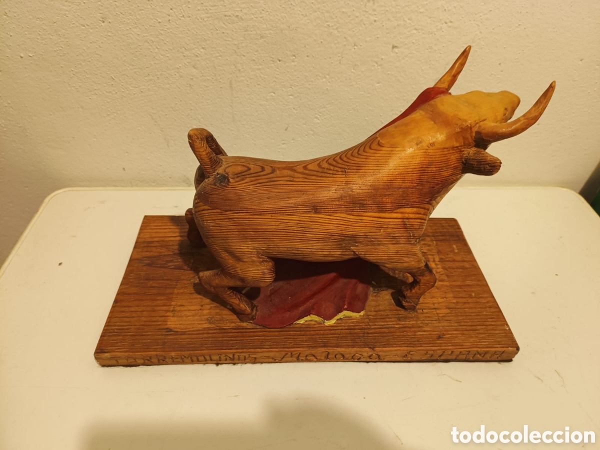 Arte: Talla de madera toro con capote macizo - Foto 4
