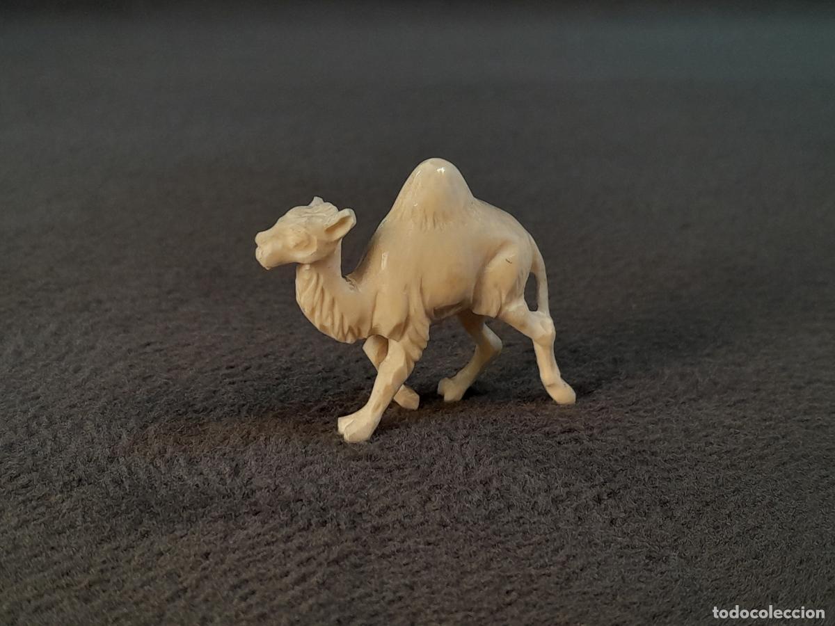 Arte: MIN-49. MINIATURA DE DROMEDARIO EN HUESO TALLADO. SIGLO XX