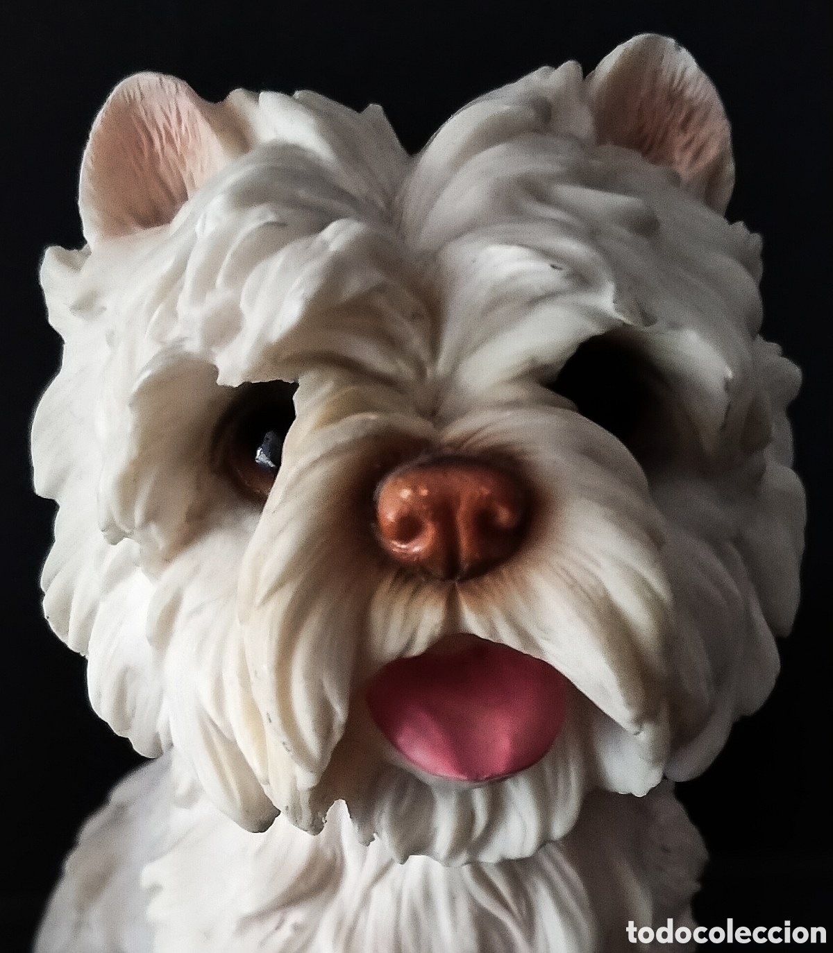 Arte: ESCULTURA: RESINA / PERRO; * WEST HIGHLAND WHITE TERRIER... SENTADO *. AN&Oacute;NIMO. Altura: 18,7 cm