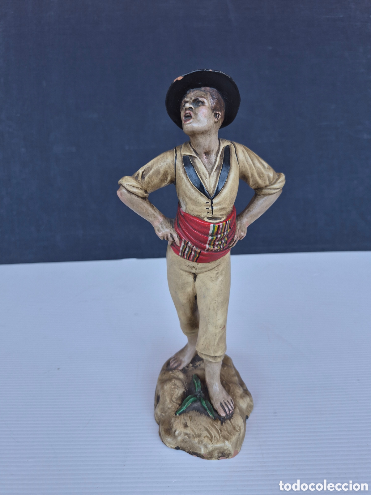 Art: BARRO MALAGUE&Ntilde;O , GRANADINO O ANDALUZ . 23,5 CM ALTURA