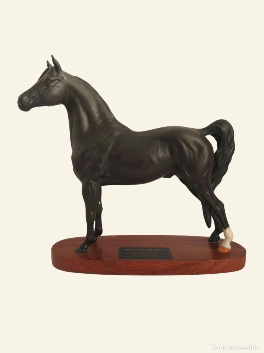 Arte: Figura caballo Morgan Horse &ldquo;Tarryall Maestro&rdquo; Beswick England sobre peana de madera 30 cm