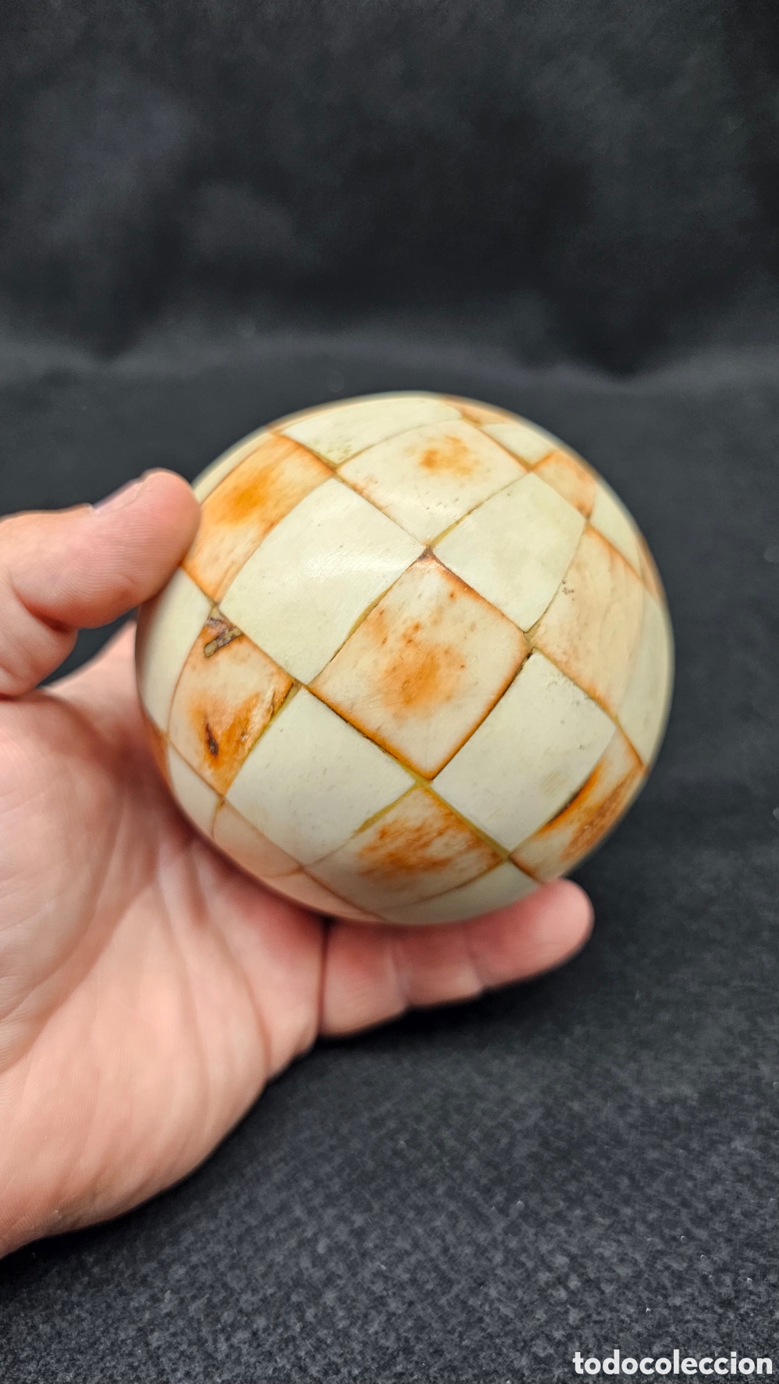 Arte: Esfera de hueso.......