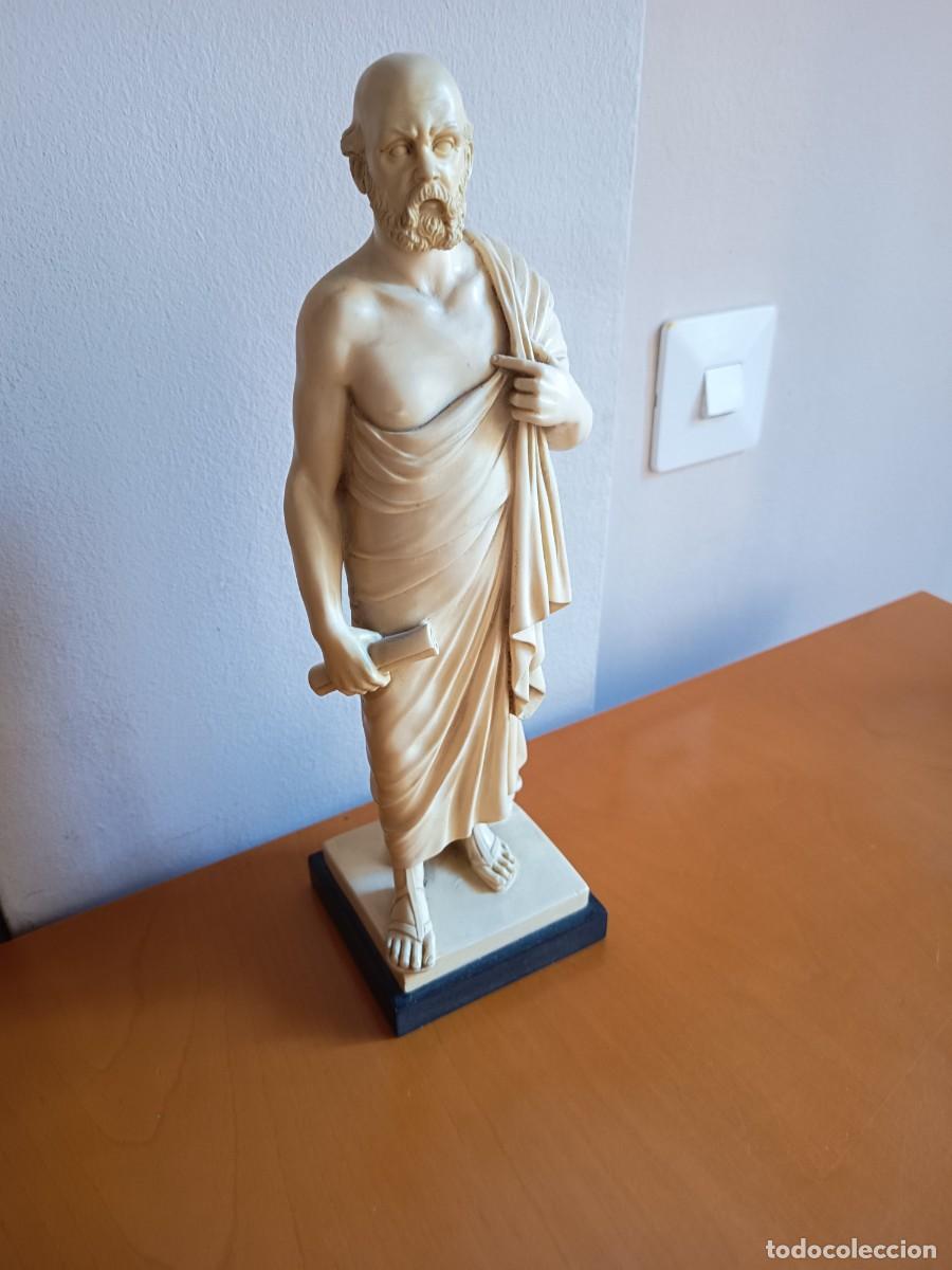 Arte: Figura fil&oacute;sofo griego de marfil antiguo
