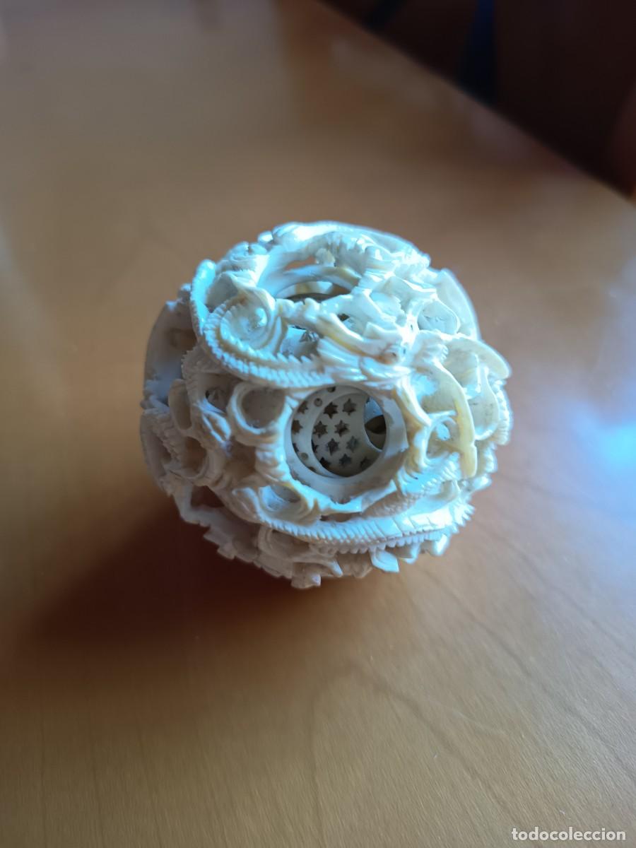 Arte: Puzzle ball o devil's work ball de marfil antiguo