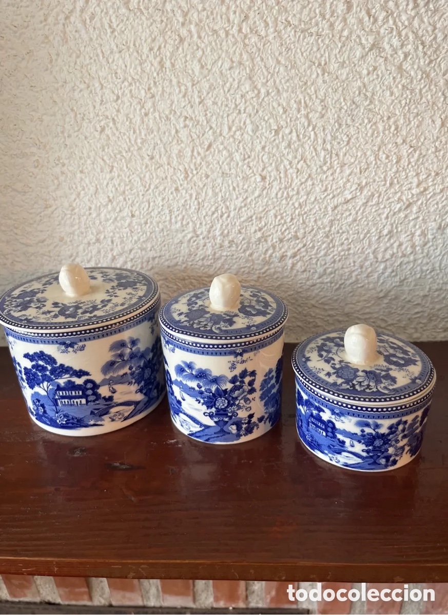 Arte: Set of Three Spode Blue Italian Porcelain Canisters