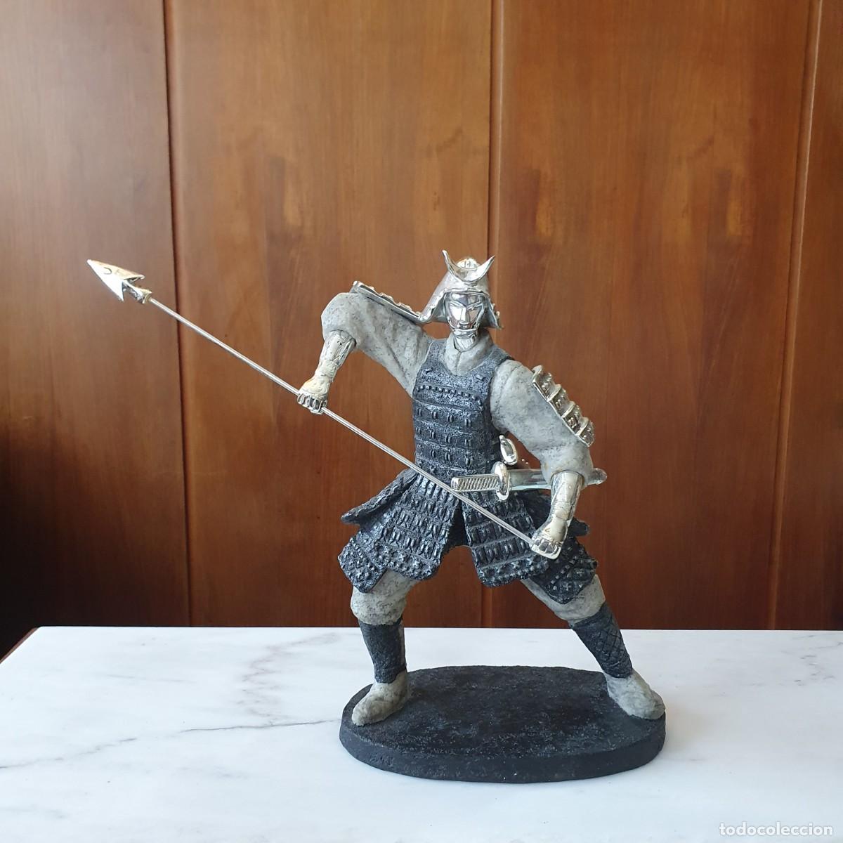 Arte: Estatua Escult&oacute;rica de Samur&aacute;i en Resina y Ba&ntilde;o de Plata. Neocl&aacute;sico Orientalista / Circa 1985