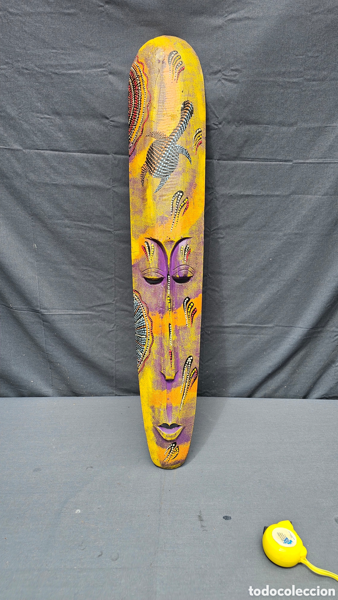 Arte: M&aacute;scara grande tribal tallada y pintada a mano