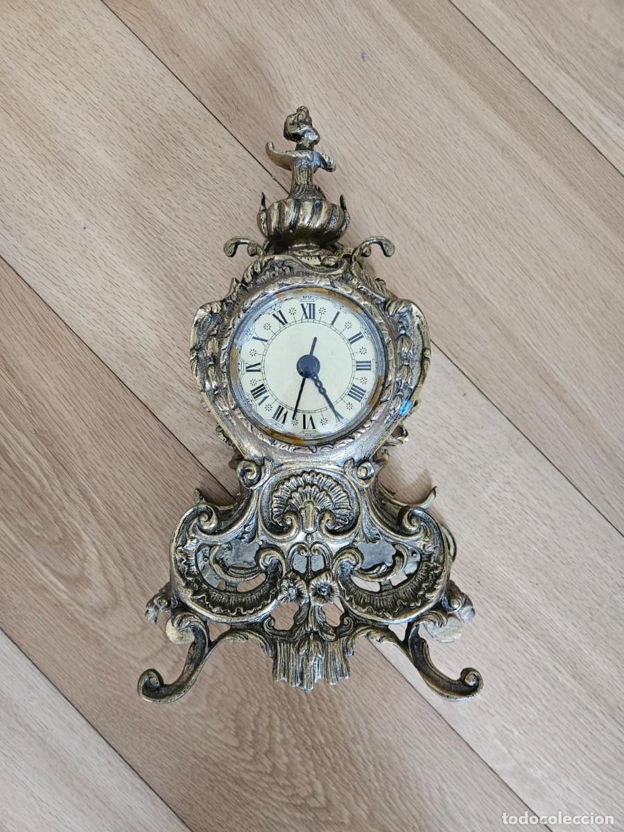 Arte: Reloj y pareja de candelabros de bronce - Foto 2