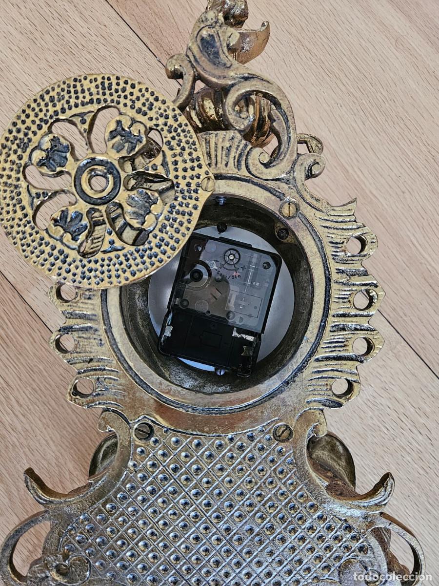 Arte: Reloj y pareja de candelabros de bronce - Foto 4